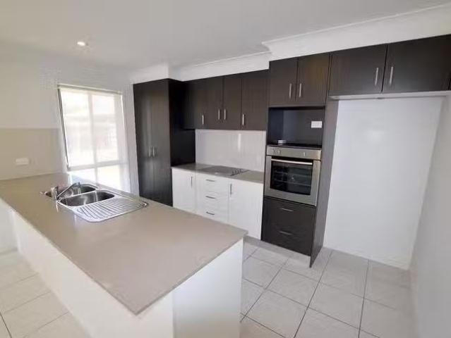 New 27 Parkway Crescent, Kirkwood, QLD 4680