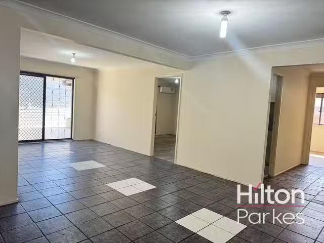 Nice 27 Toucan Crescent, Plumpton NSW 2761
