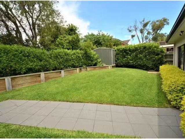 Nice 27a Yirra Road, Mount Colah House for rent Listed by Dia.