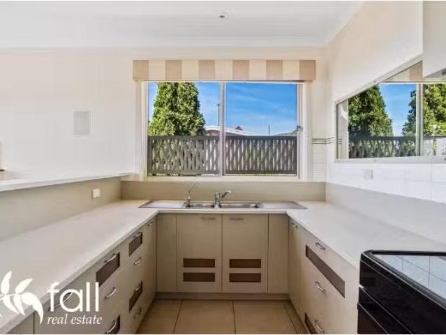 Nice 2/84 Nelson Road, MOUNT NELSON House for rent Listed by.