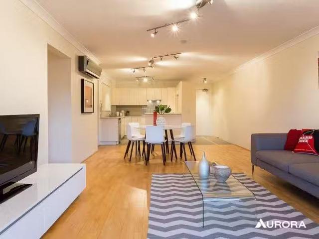 For Rent! 2/85 Kitchener Street, Coorparoo Apartment for rent.