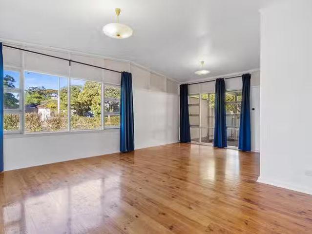 Cozy 28 Coppleridge Drive, Elizabeth Vale, SA 5112