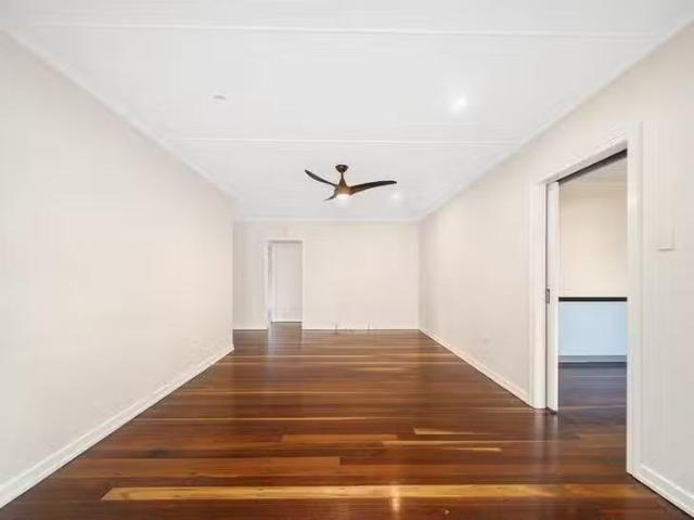 Just in! 28 Crawford Street, Redcliffe, QLD 4020