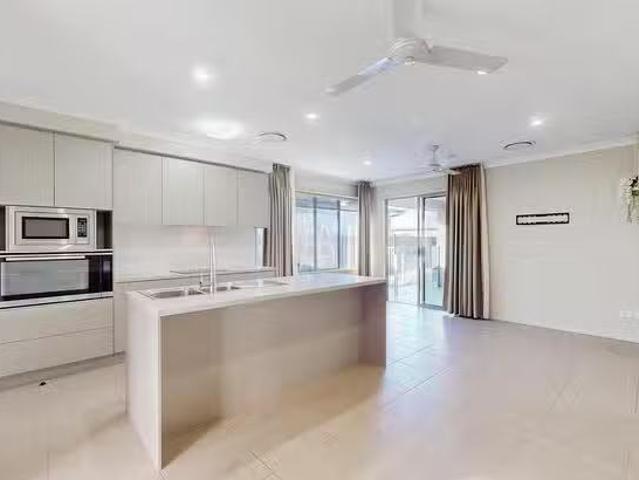 Nice 28 Emperor Boulevard, Burdell, QLD 4818