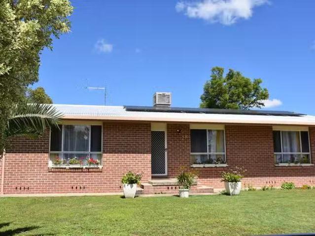 Charming 28 Jacaranda Drive, Moree, NSW 2400