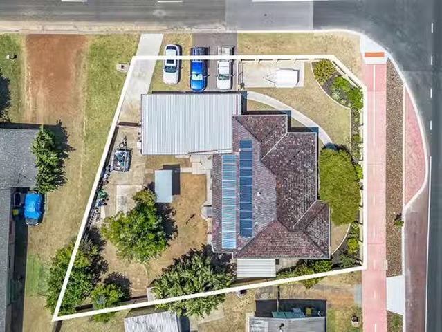 For Rent! 28 Peel Street, Mandurah, WA 6210