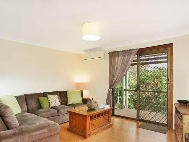 Cozy 28 Queen Street, Cooran, QLD 4569