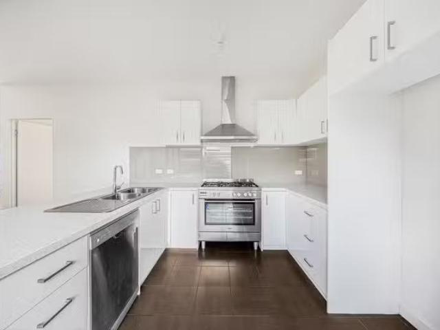 Cozy 28a Cochrane Street, Cranbourne VIC 3977