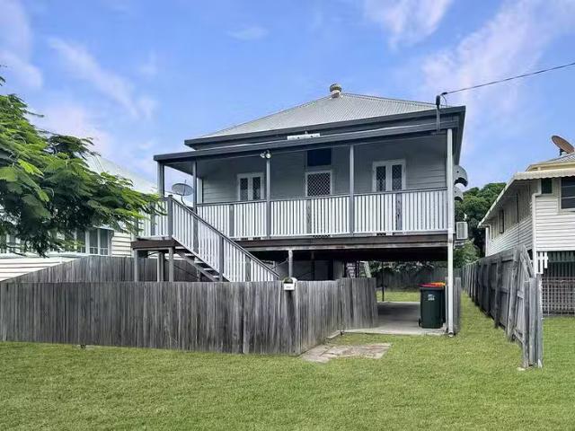 Cozy 290 East Street, Depot Hill, QLD 4700