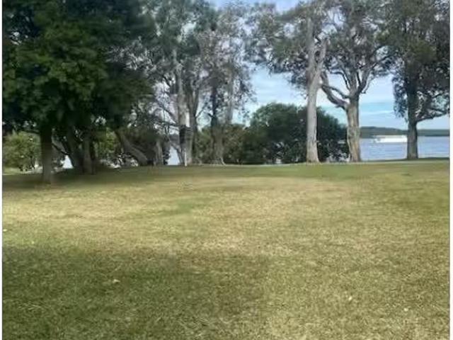 Cheap 2/91 John Parade, LEMON TREE PASSAGE Apartment for rent.