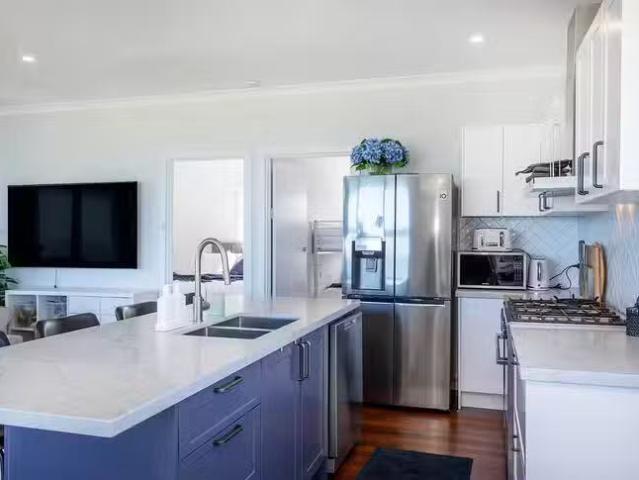 Nice 29 De Burgh Street, Ledge Point, WA 6043