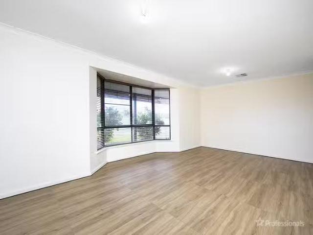 Just in! 29 Sandgate Way, Marangaroo, WA 6064