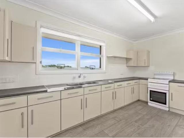 Nice 29 Tudar Road, Bonnet Bay House for rent Listed by Coope.