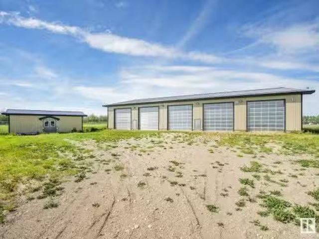 Cozy 2 54312 Rr 255, St. Albert, AB, T8T 0T6 commercial for.