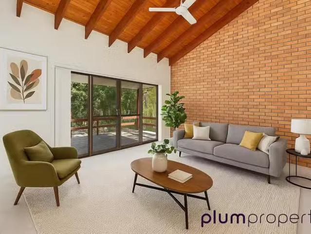 Unique 2 Yanum Place, Chapel Hill, QLD 4069