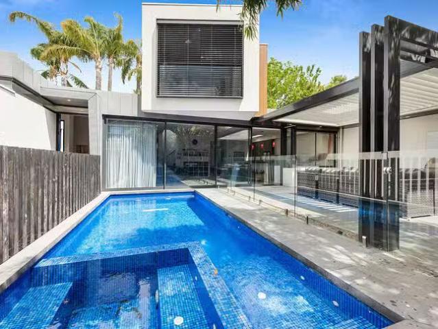 Cozy 2 Albion Street, South Yarra, VIC 3141