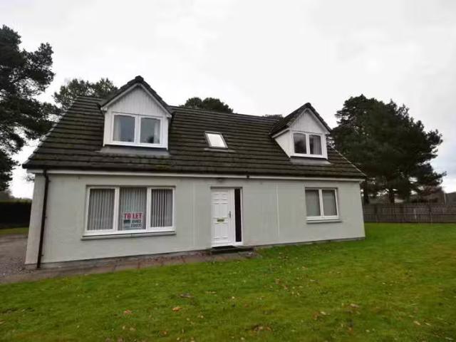 Unique 2 BA 4 bedroom detached house for rent in An Grianan, W.