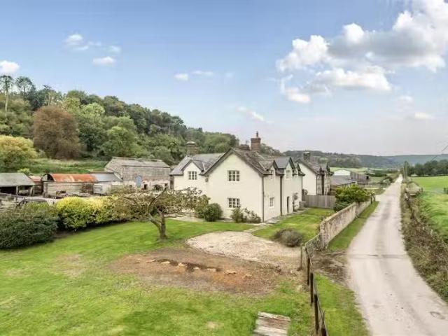 Unique 2 BA 4 bedroom house for rent in Milton Abbas, Blandfor.