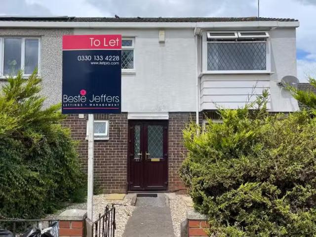 Deal! 2 BA 4 bedroom semi detached house for rent in Whinchat.