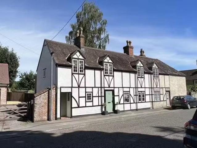 Cheap 2 BA 4 bedroom semi detached house for rent in Bishopstr.