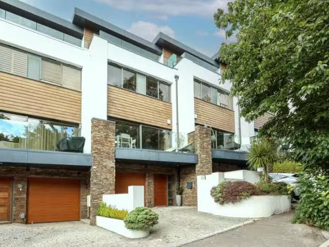 Deal! 2 BA 4 bedroom town house for rent in Windsor Road, Ashl.