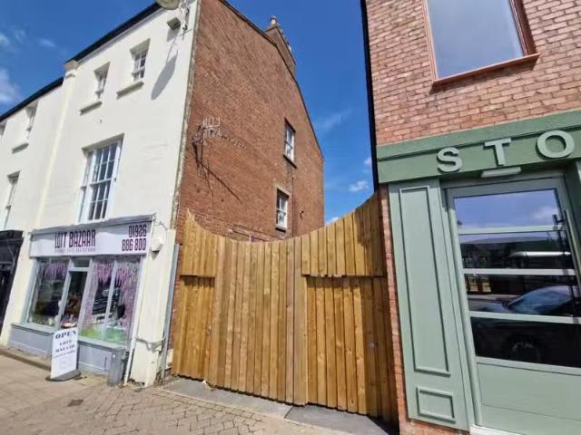Nice 2 BA 5 bedroom flat for rent in Clemens Street, Leamingto.