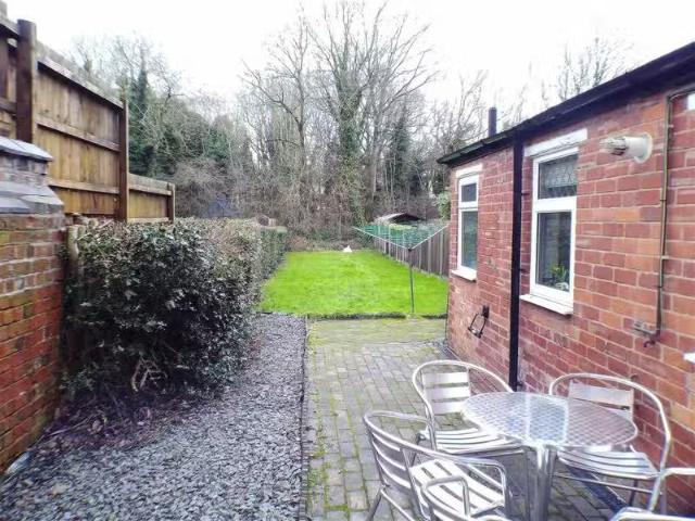 Just in! 2 BA 5 bedroom semi detached house for rent in Park H.