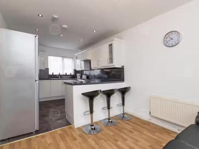 New 2 BA 5 bedroom terraced house for rent in Bantock Way, Bir.