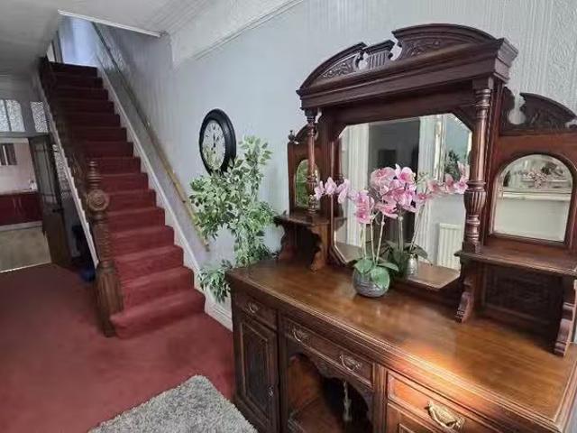 Just in! 2 BA 1 bedroom house share for rent in Colum Terrace.