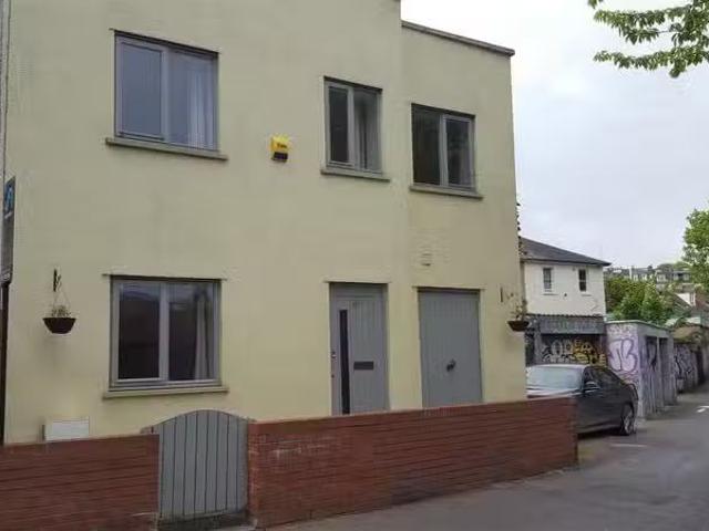 Just in! 2 BA 1 bedroom house share for rent in Magdalene Plac.