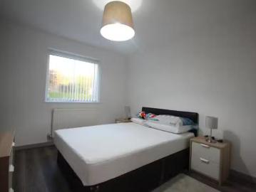 New 2 BA 1 bedroom house share for rent in Selcroft Avenue, Qu.