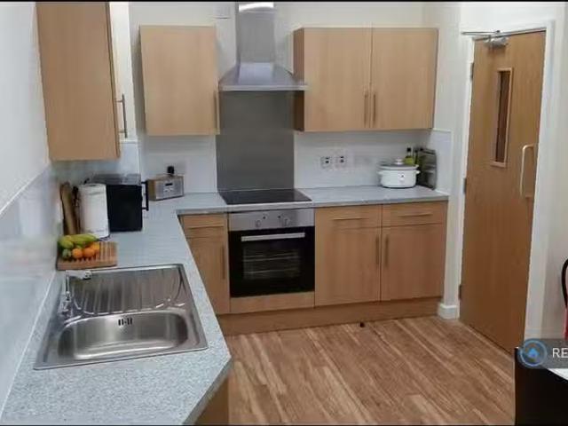 Unique 2 BA 1 bedroom house share for rent in Tutbury Road, Bu.