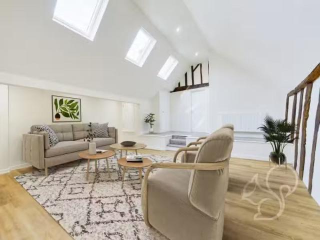 Just in! 2 BA 2 bedroom apartment for rent in Market Hill, Sud.