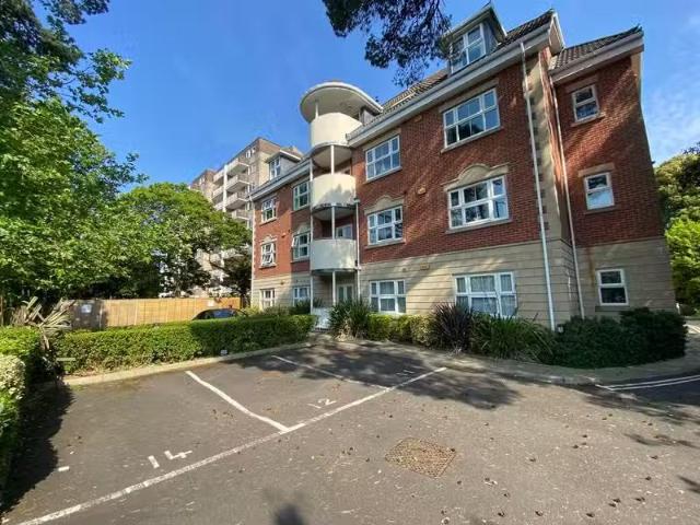 Cozy 2 BA 2 bedroom apartment for rent in Christchurch Road, B.