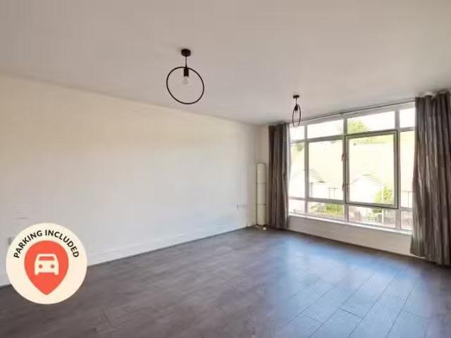 Cheap 2 BA 2 bedroom apartment for rent in The Ridge, Shireham.