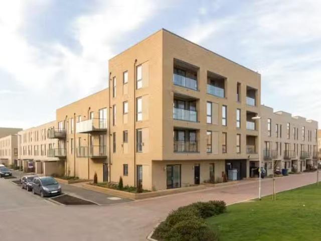 For Rent! 2 BA 2 bedroom apartment for rent in Whittle Avenue.