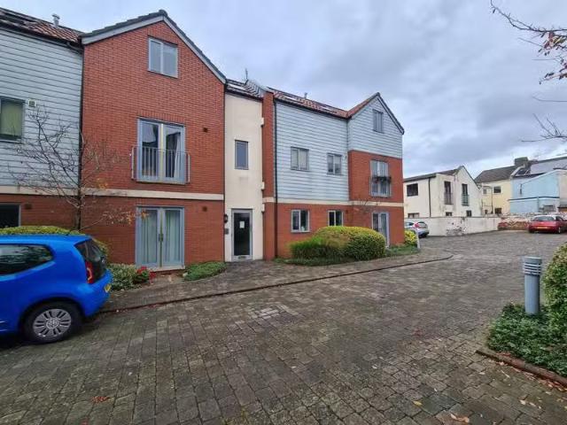 Charming 2 BA 2 bedroom flat for rent in Myrtle Court, Southvi.