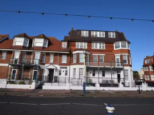 Nice 2 BA 2 bedroom flat for rent in Royal Parade, Seafront, E.