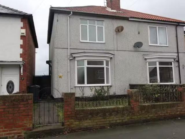 Cheap 2 BA 2 bedroom semi detached house for rent in The Leas.