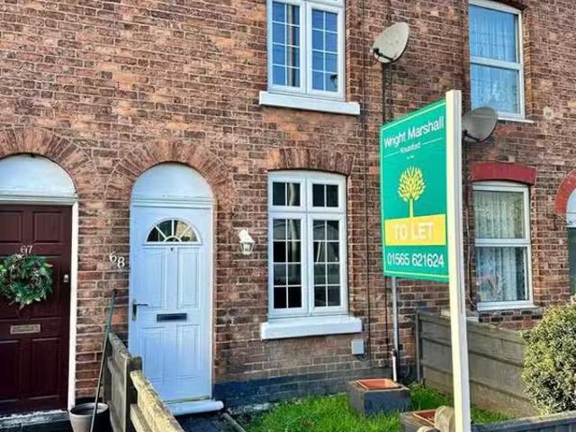 Charming 2 BA 2 bedroom terraced house for rent in Barony Road.