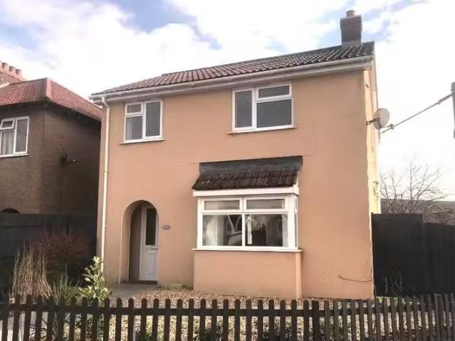 Rental! 2 BA 3 bedroom detached house for rent in Green Lane.