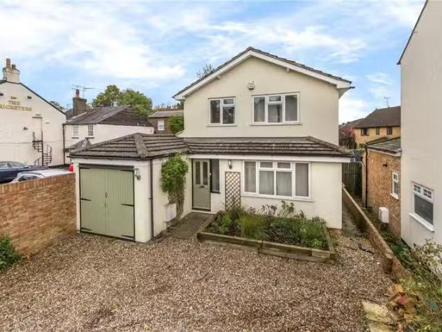 Deal! 2 BA 3 bedroom detached house for rent in East Common, R.