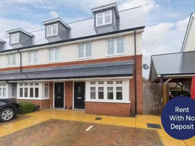 Charming 2 BA 3 bedroom end of terrace house for rent in Westb.