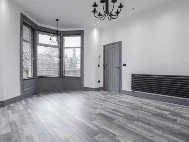New 2 BA 3 bedroom end of terrace house for rent in Thomas Str.