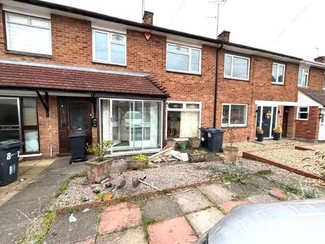 Deal! 2 BA 3 bedroom house for rent in Toll house Road, Rednal.