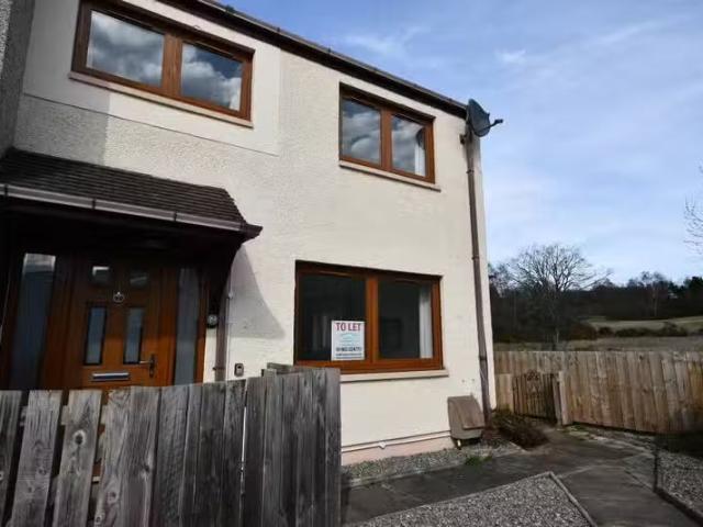 Rental! 2 BA 3 bedroom semi detached house for rent in Balvair.