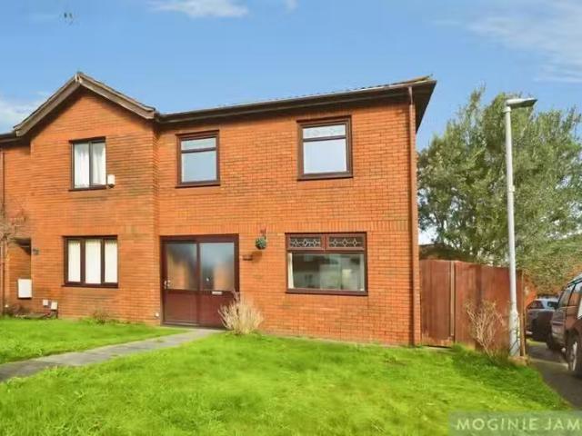 New 2 BA 3 bedroom terraced house for rent in Colchester Avenu.