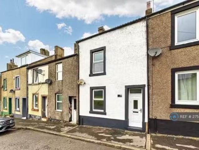 Unique 2 BA 3 bedroom terraced house for rent in Trumpet Road.