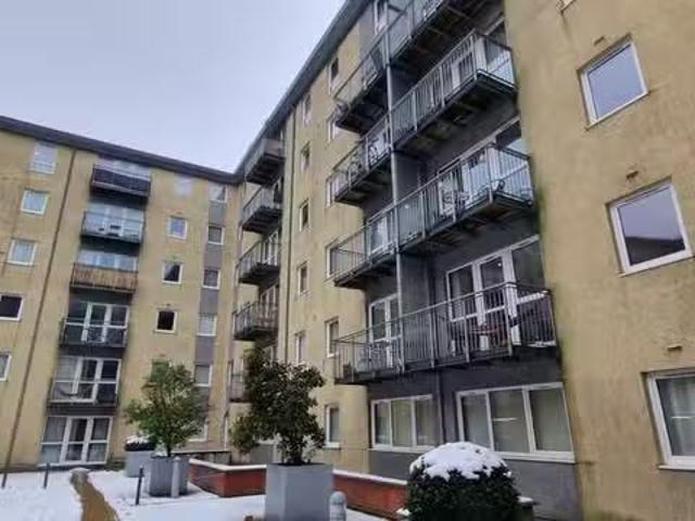 Just in! 2 bedroom apartment for rent in The Quartz, 10 Hall S.