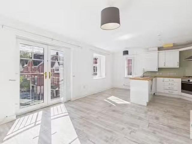For Rent! 2 bedroom apartment for rent in Canterbury Close, Er.